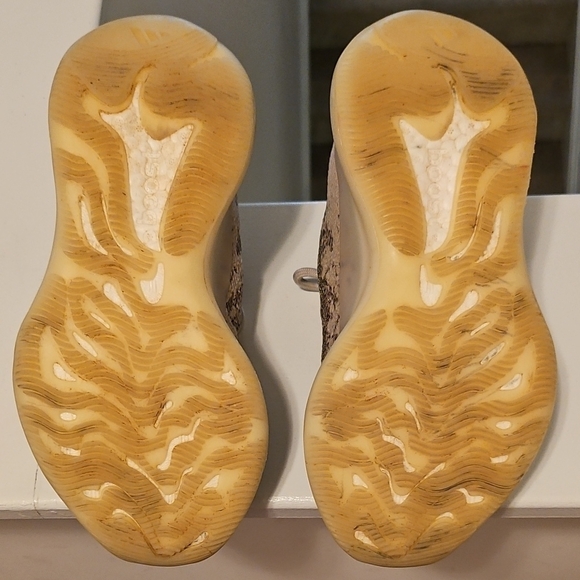 Adidas, Yeezy, Brown and Cream Sneakers with Snakeskin Print - Picture 4 of 7